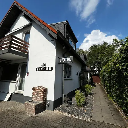 In Neusserstrasse Hostal *