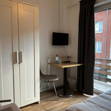 Hostel In Neusserstrasse *