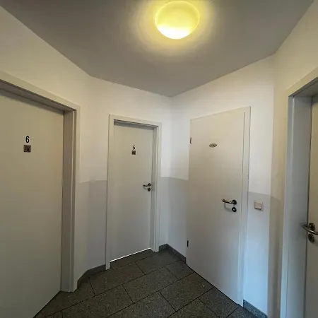 In Neusserstrasse Hostel *